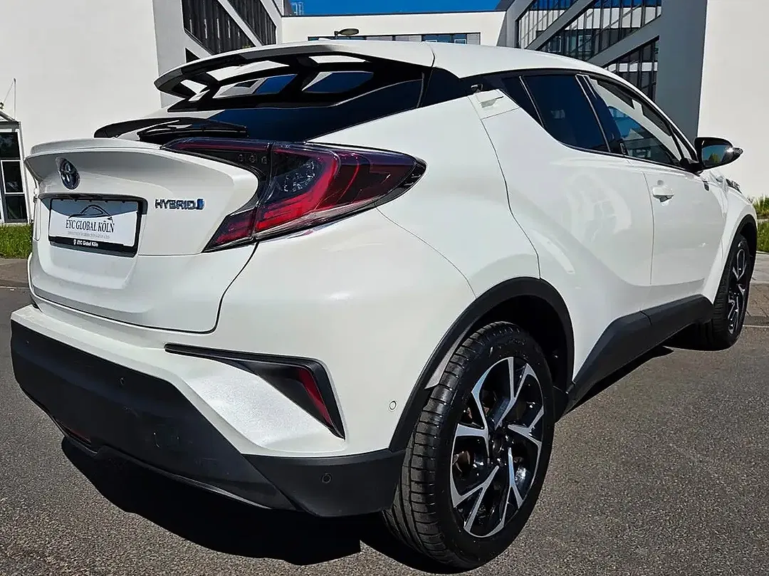 Toyota C-HR - Thumbnail 4