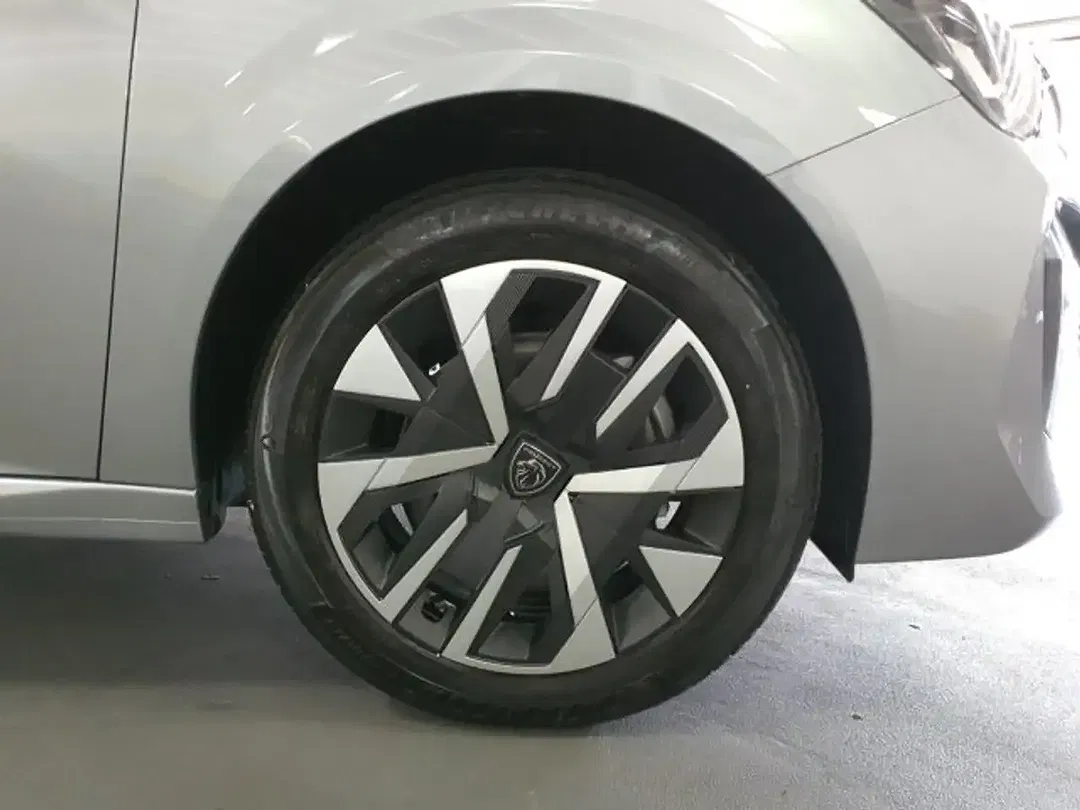 Peugeot 208 - Thumbnail 5
