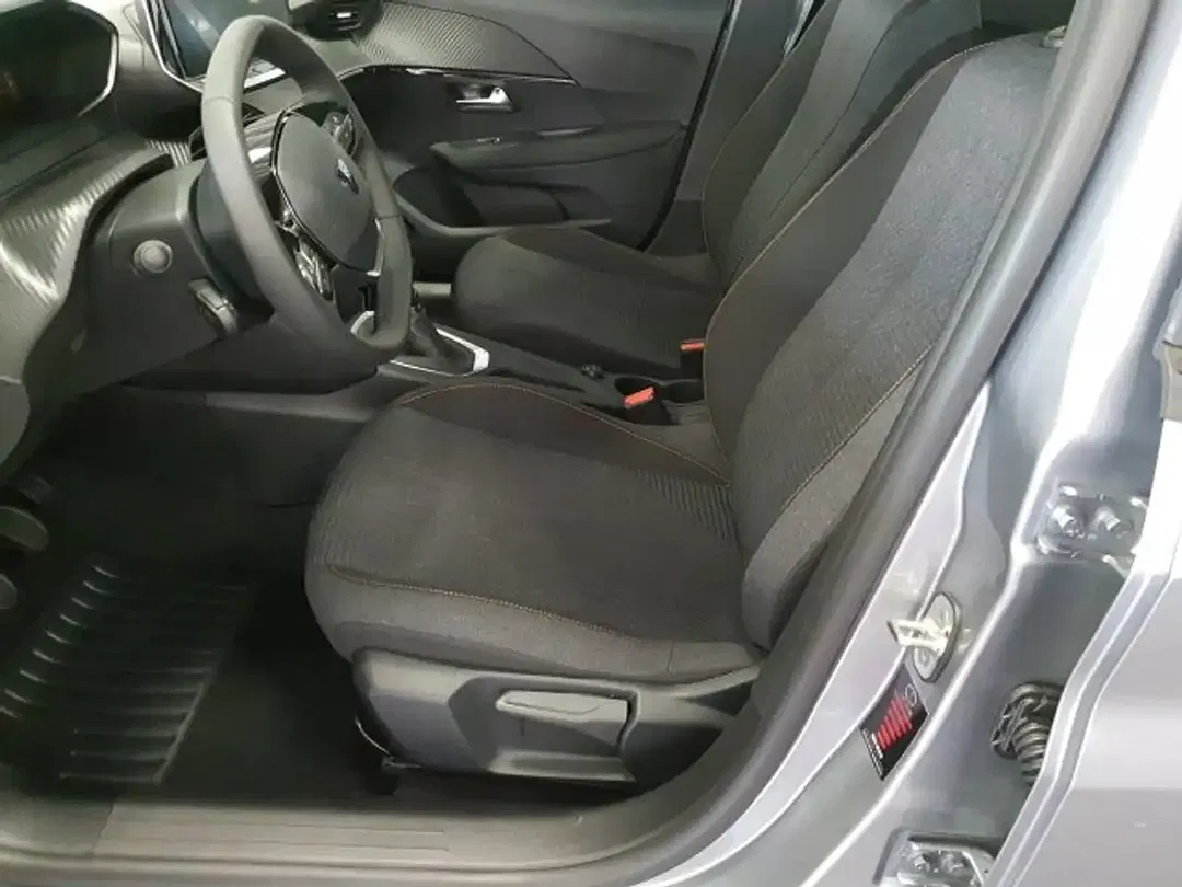 Peugeot 208 - Thumbnail 8