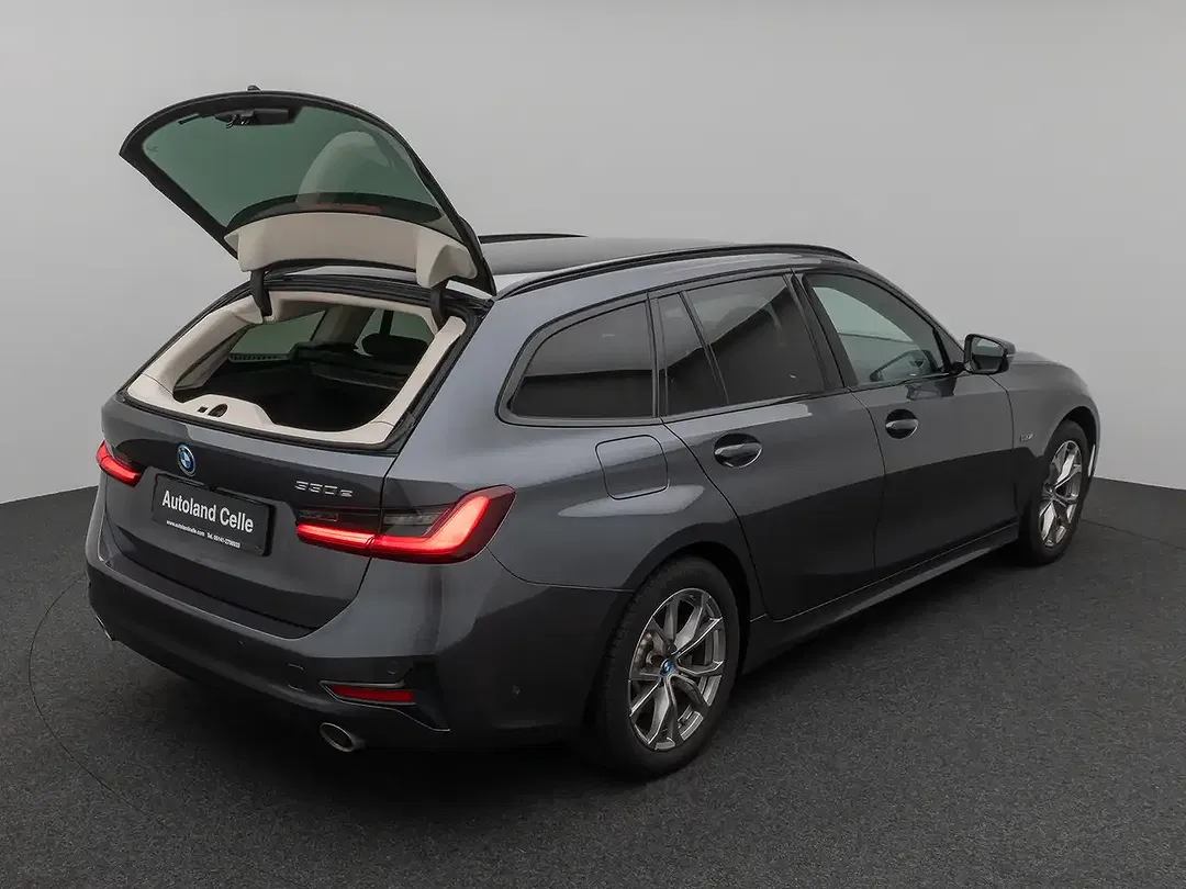BMW 330 - Thumbnail 12