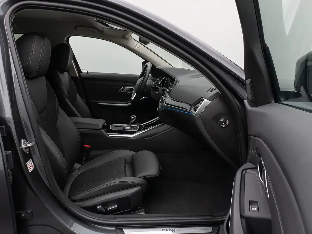 BMW 330 - Thumbnail 24