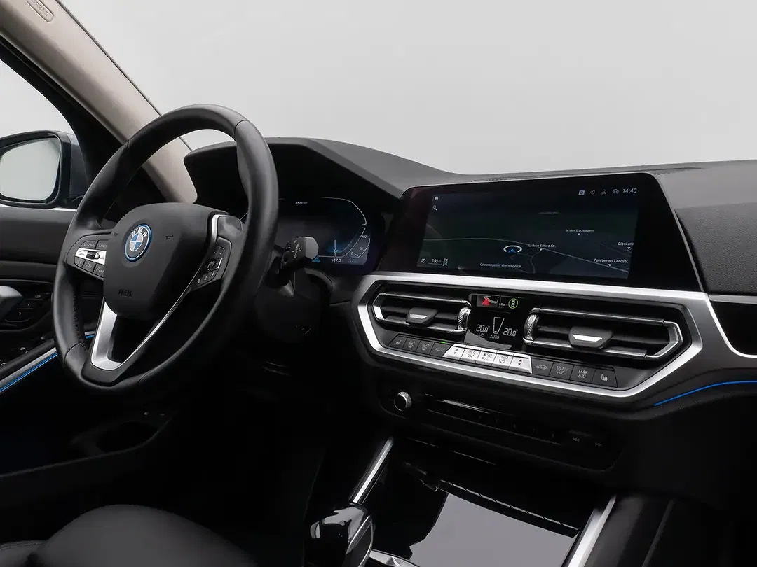 BMW 330 - Thumbnail 36