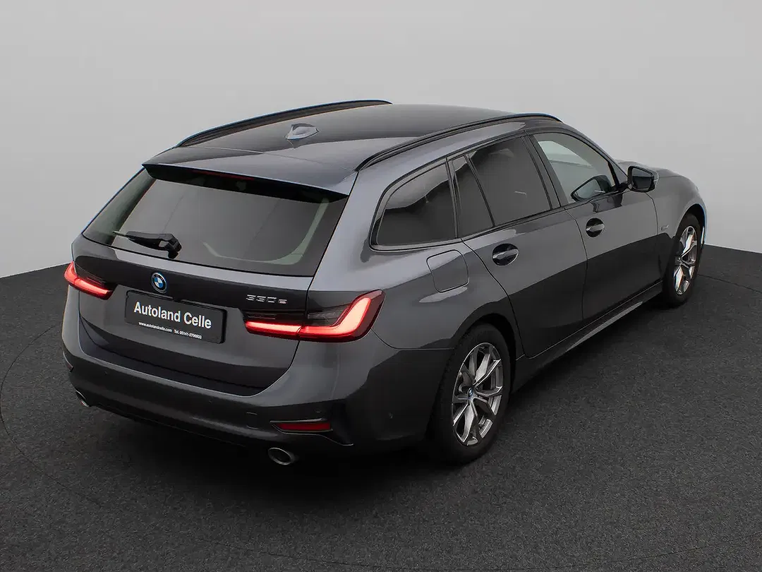 BMW 330 - Thumbnail 6