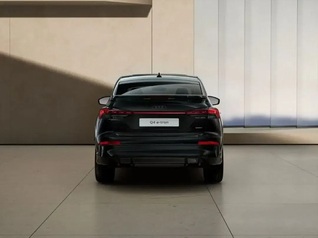 Audi Q4 e-tron - Thumbnail 4