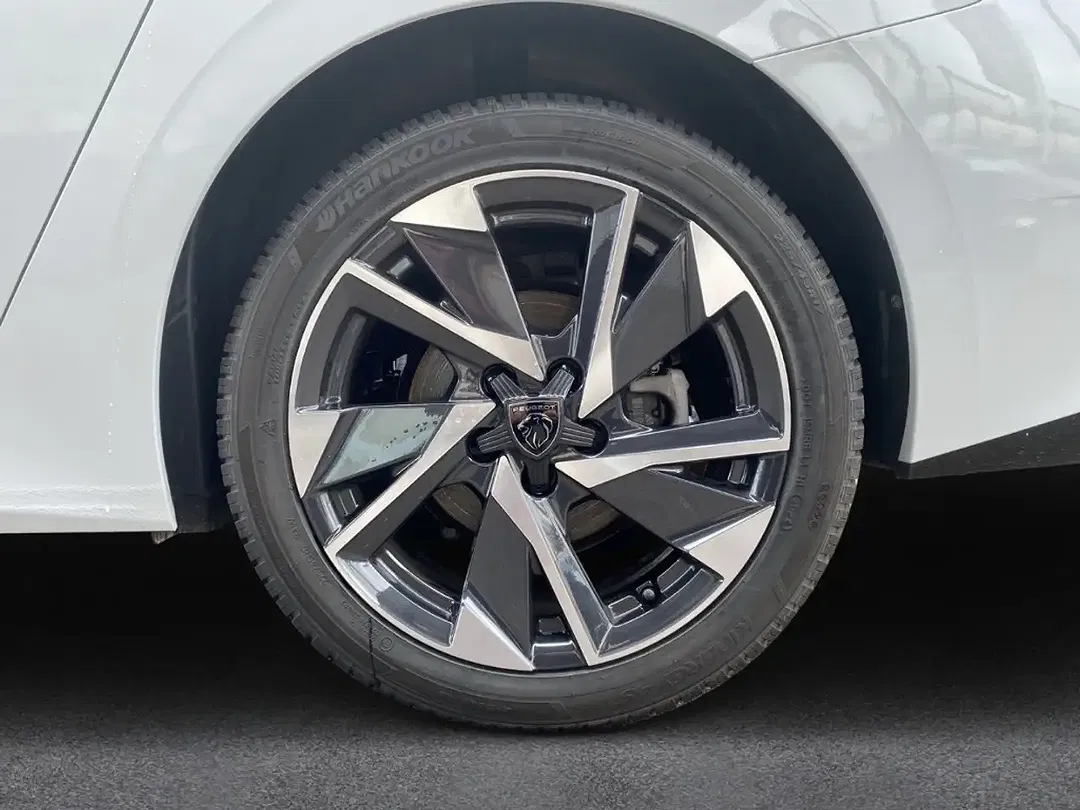 Peugeot 308 - Thumbnail 11