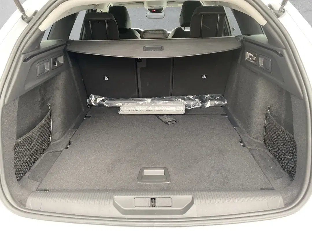Peugeot 308 - Thumbnail 9