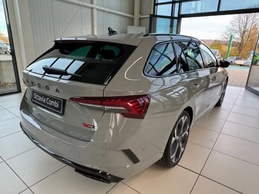 Skoda Octavia - Thumbnail 2