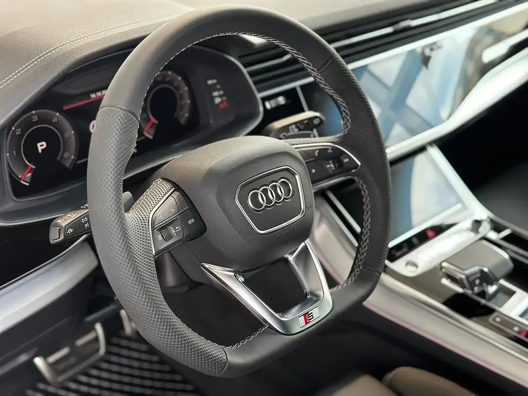 Audi Q8 - Thumbnail 9