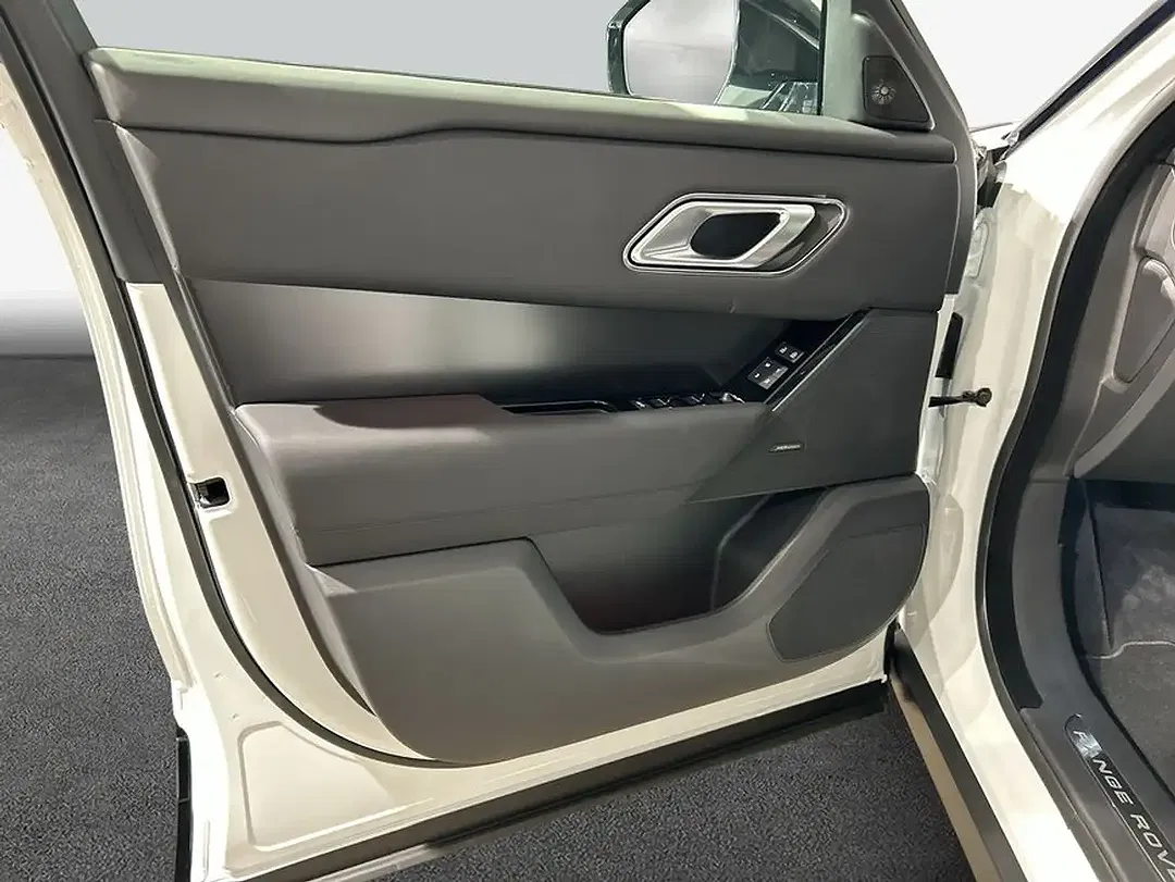 Land Rover Range Rover Velar - Thumbnail 13