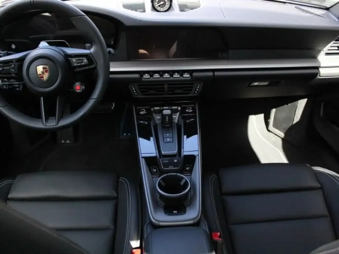 Porsche 992 - Thumbnail 4