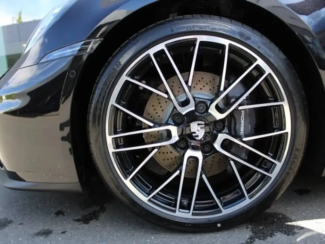 Porsche 992 - Thumbnail 9