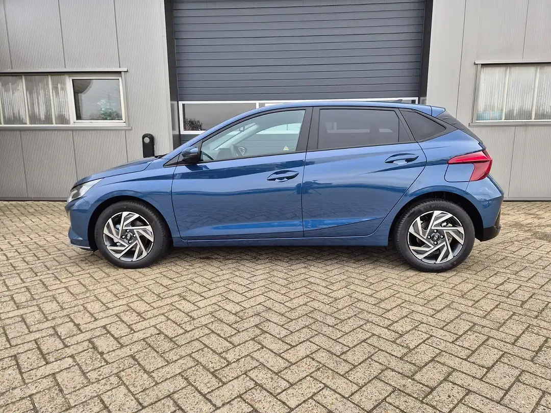 Hyundai i20 - Thumbnail 2