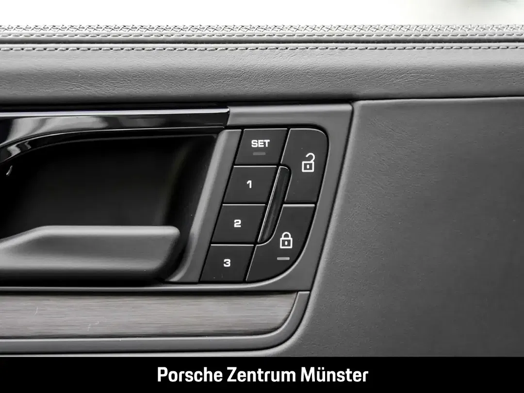 Porsche Cayenne - Thumbnail 13