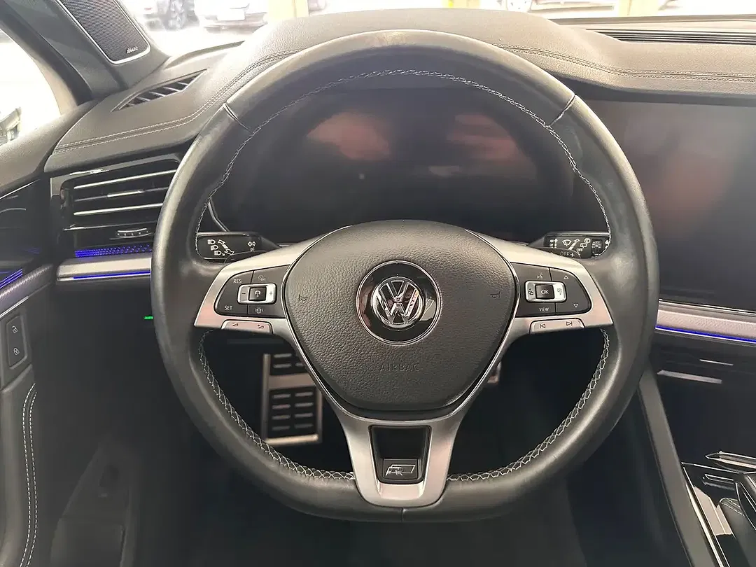 Volkswagen Touareg - Thumbnail 12