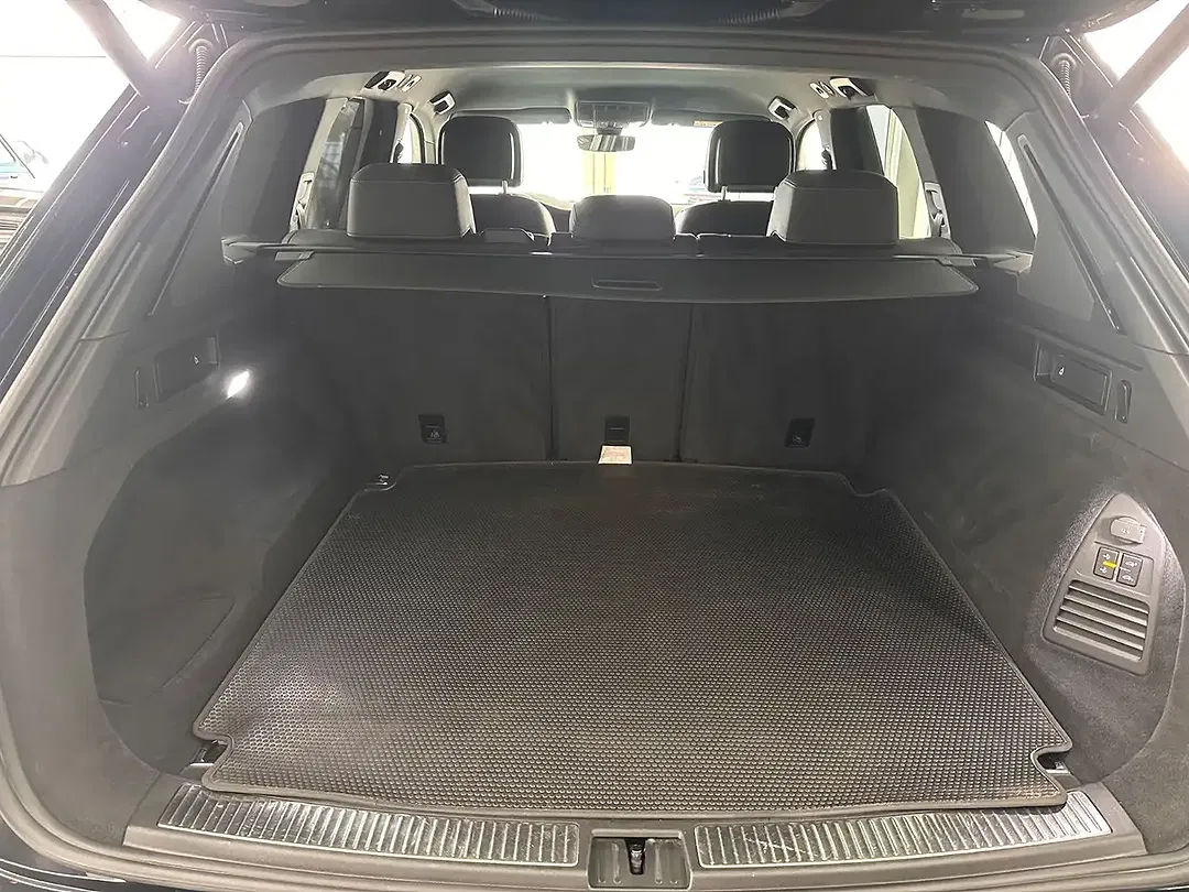 Volkswagen Touareg - Thumbnail 13