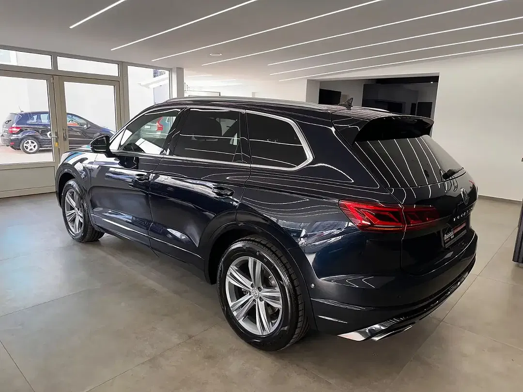 Volkswagen Touareg - Thumbnail 4