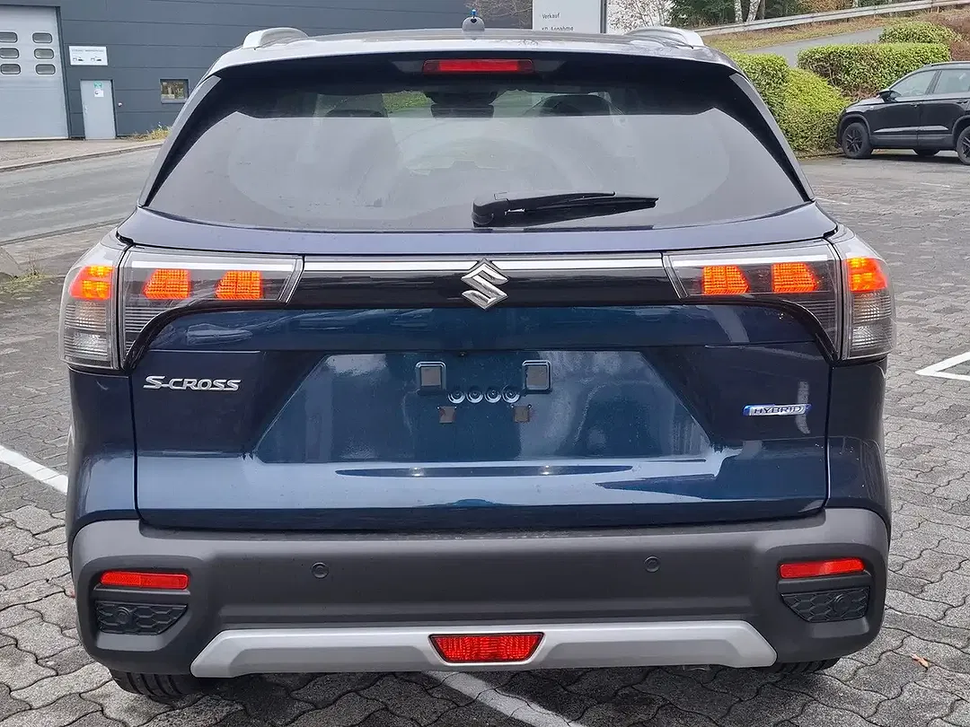 Suzuki S-Cross - Thumbnail 6