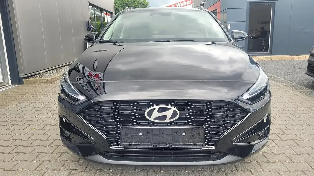 Hyundai i30 - Thumbnail 2