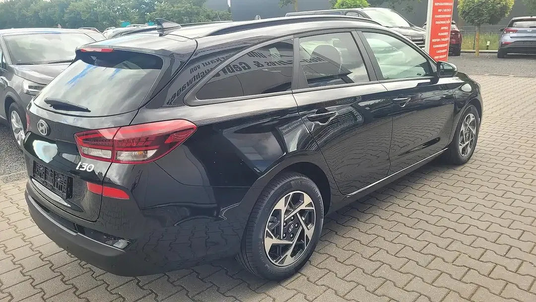 Hyundai i30 - Thumbnail 4