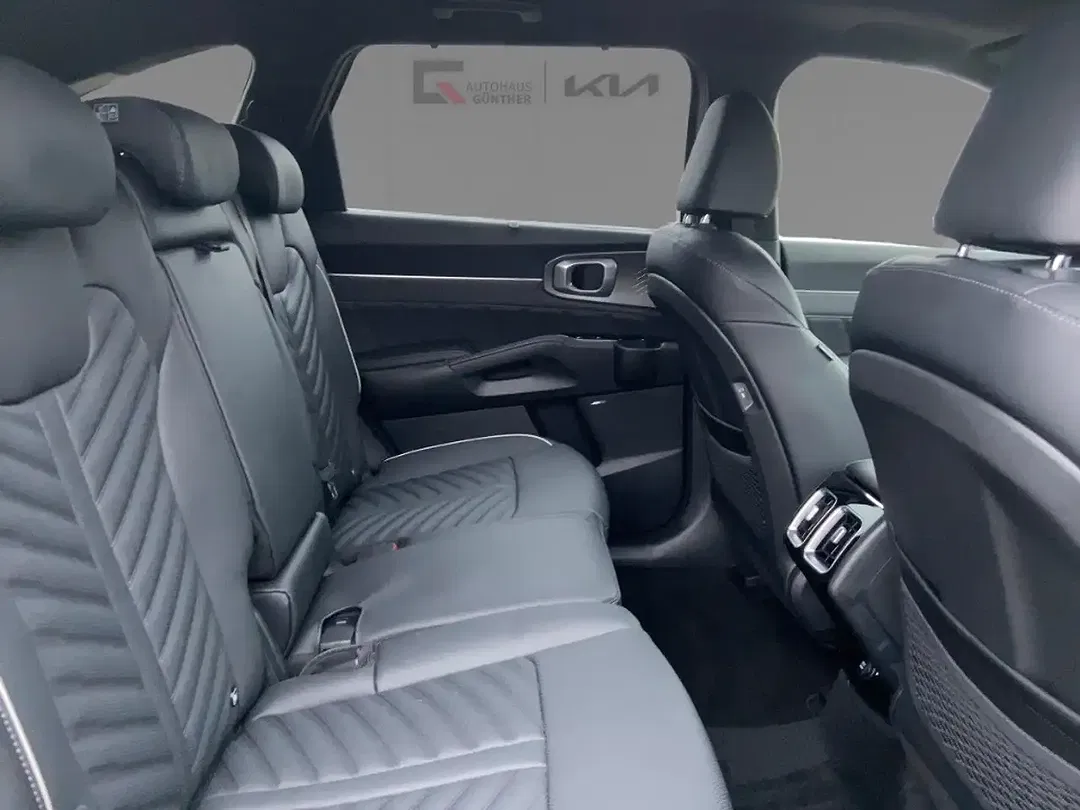 Kia Sorento - Thumbnail 10