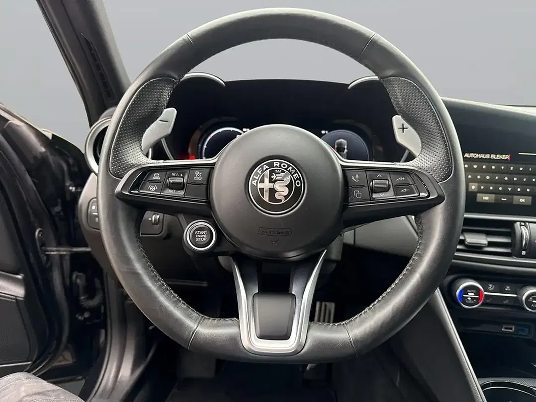 Alfa Romeo Giulia - Thumbnail 10