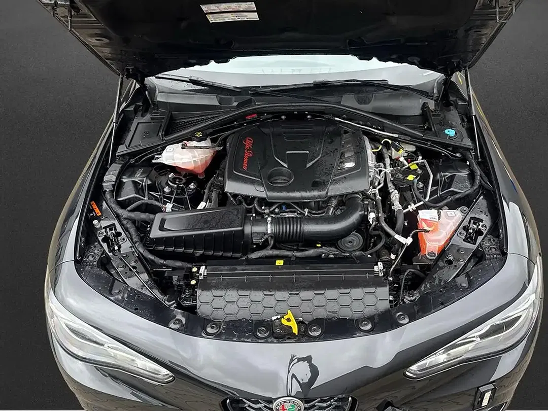 Alfa Romeo Giulia - Thumbnail 3