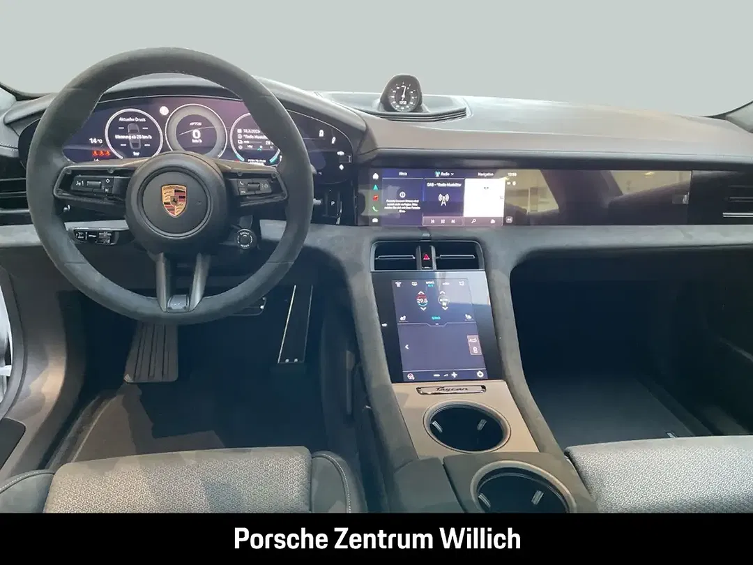 Porsche Taycan - Thumbnail 9