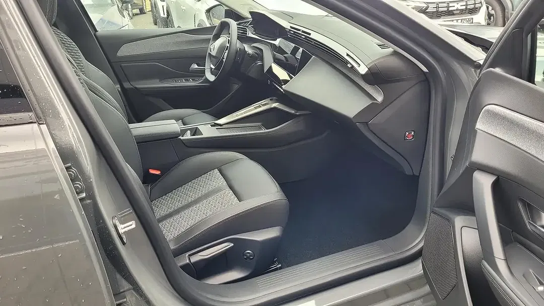 Peugeot 308 - Thumbnail 10