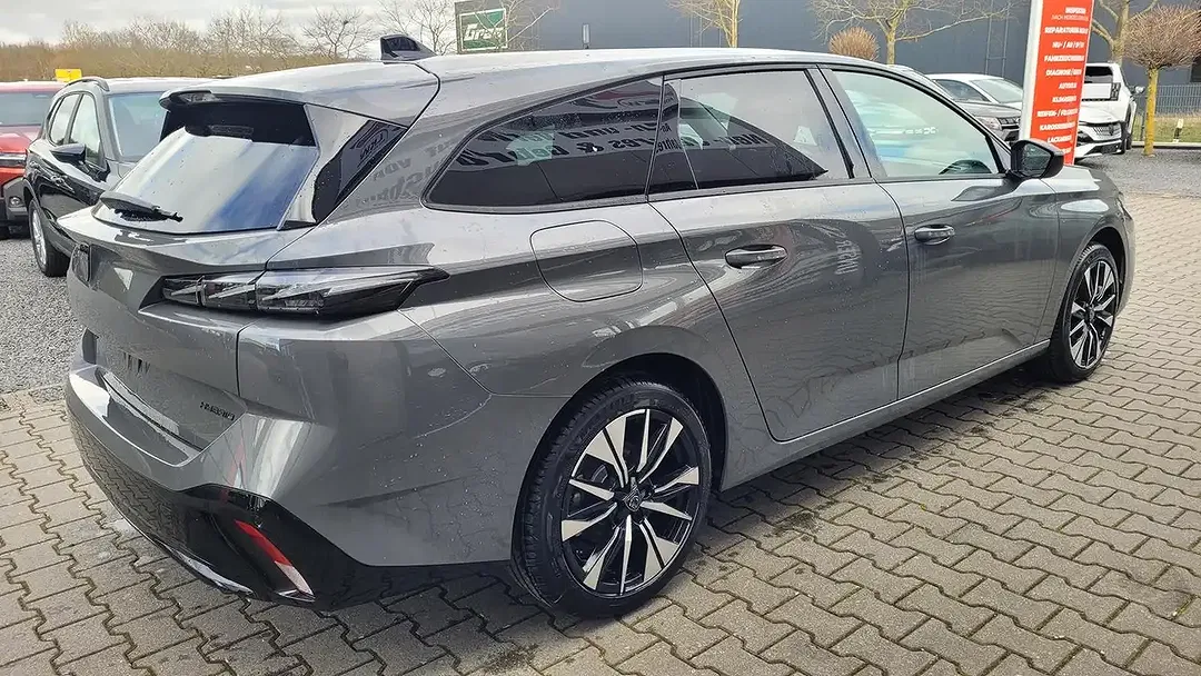 Peugeot 308 - Thumbnail 4