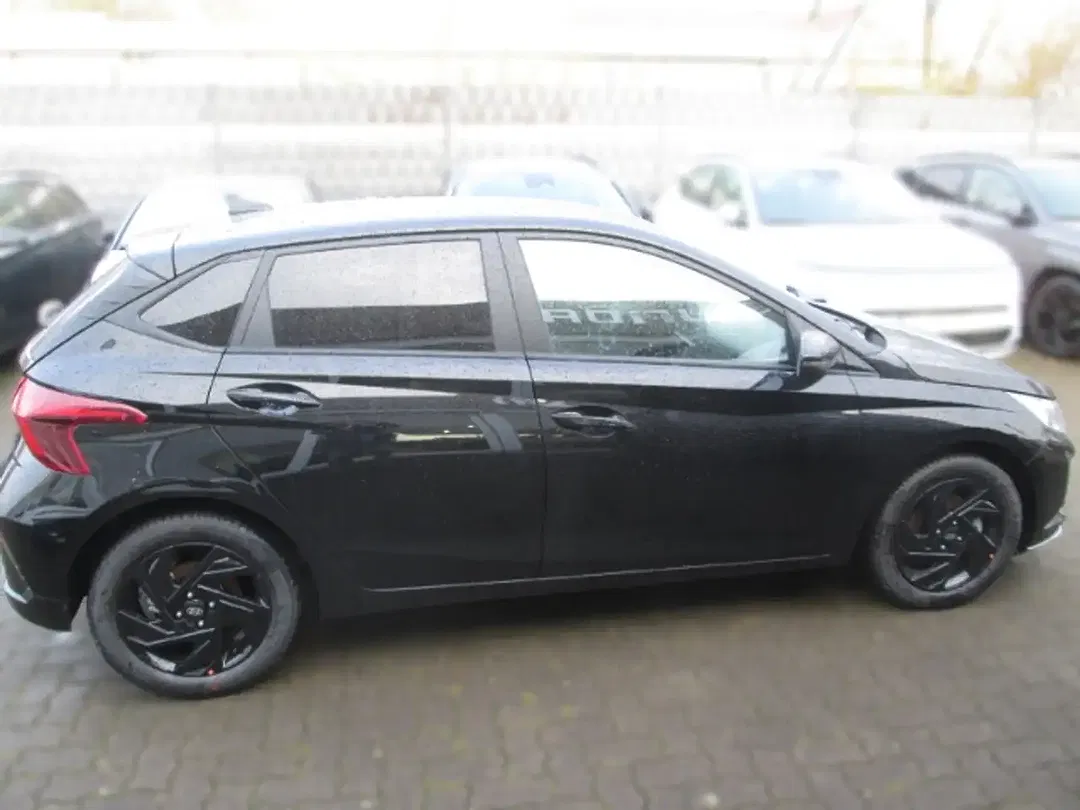 Hyundai i20 - Thumbnail 3