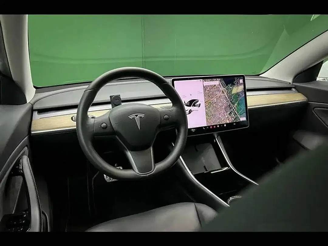 Tesla Model 3 - Thumbnail 11