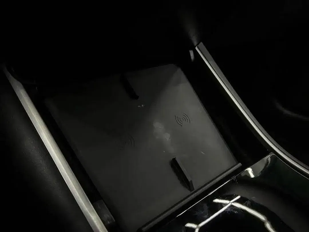 Tesla Model 3 - Thumbnail 13