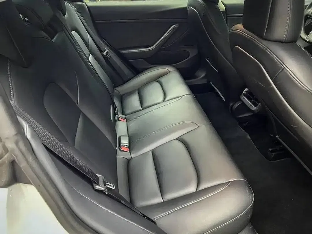 Tesla Model 3 - Thumbnail 15