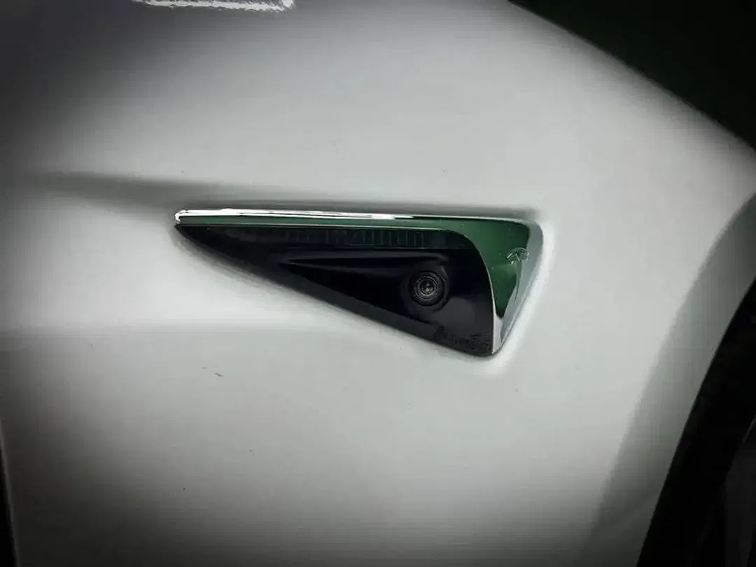 Tesla Model 3 - Thumbnail 20