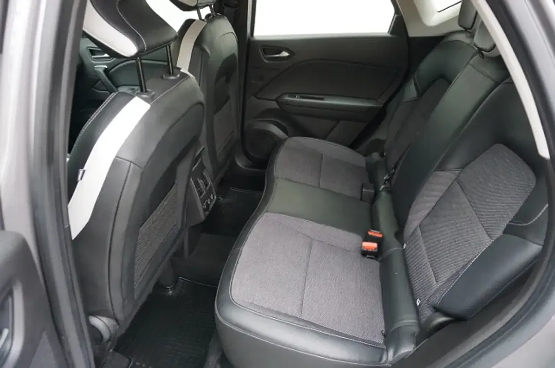 Renault Captur - Thumbnail 6