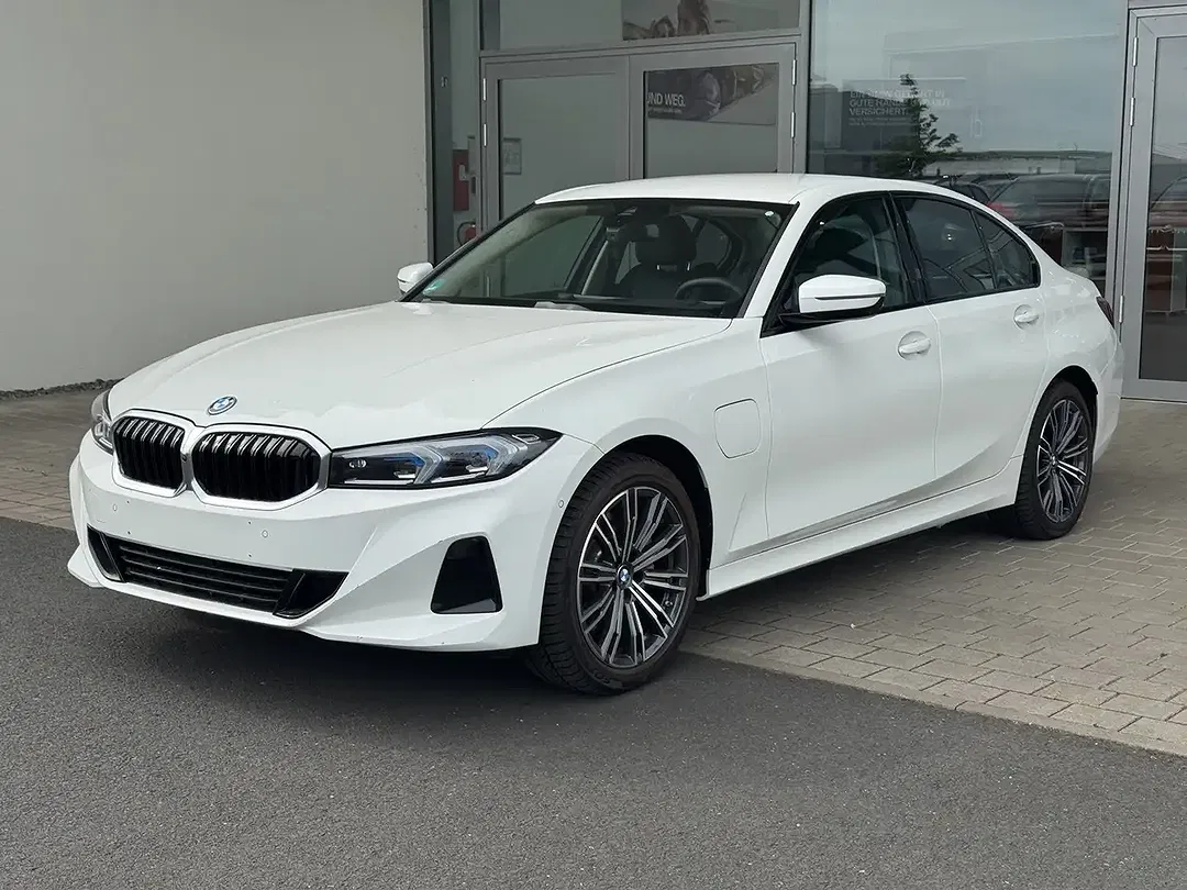 BMW 330 - Thumbnail 6