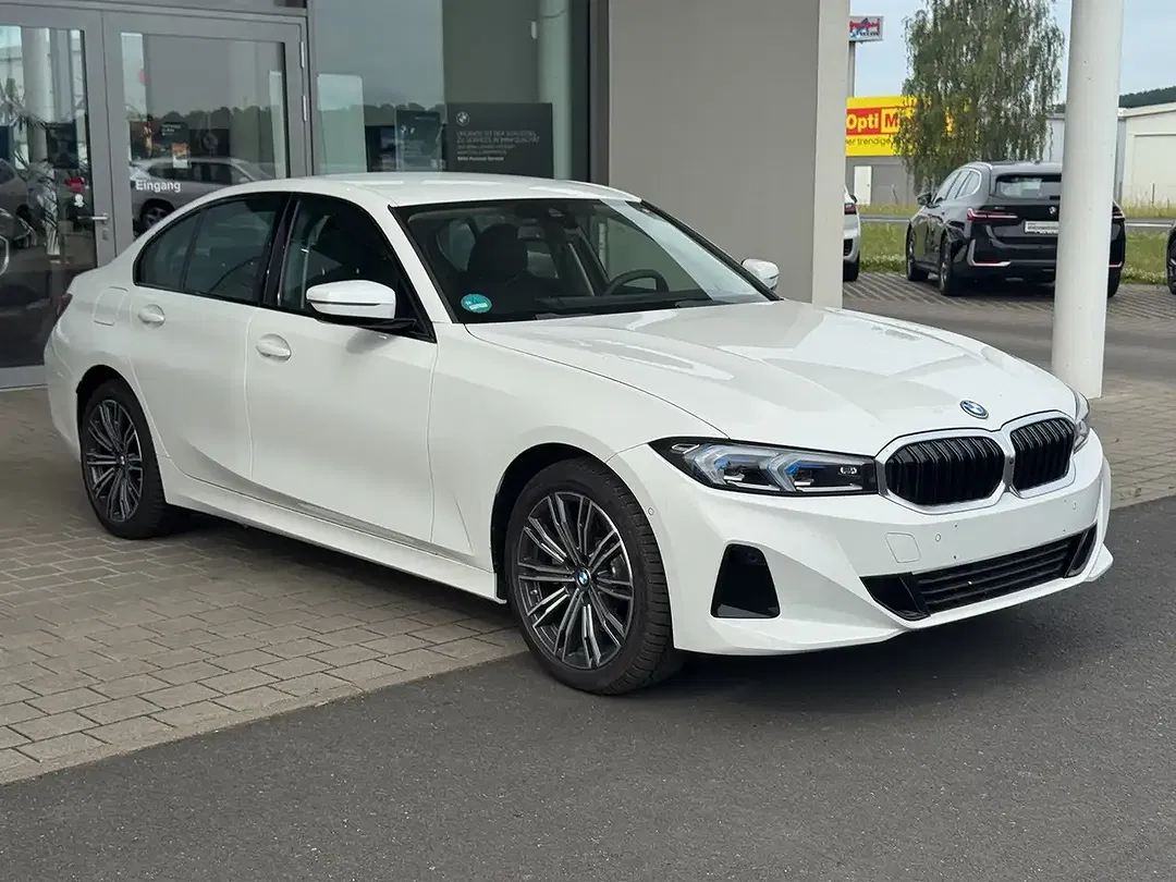 BMW 330 - Thumbnail 7