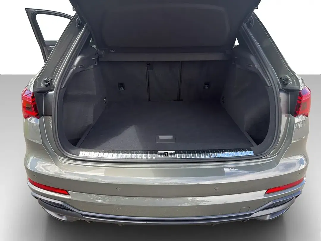 Audi Q3 - Thumbnail 9