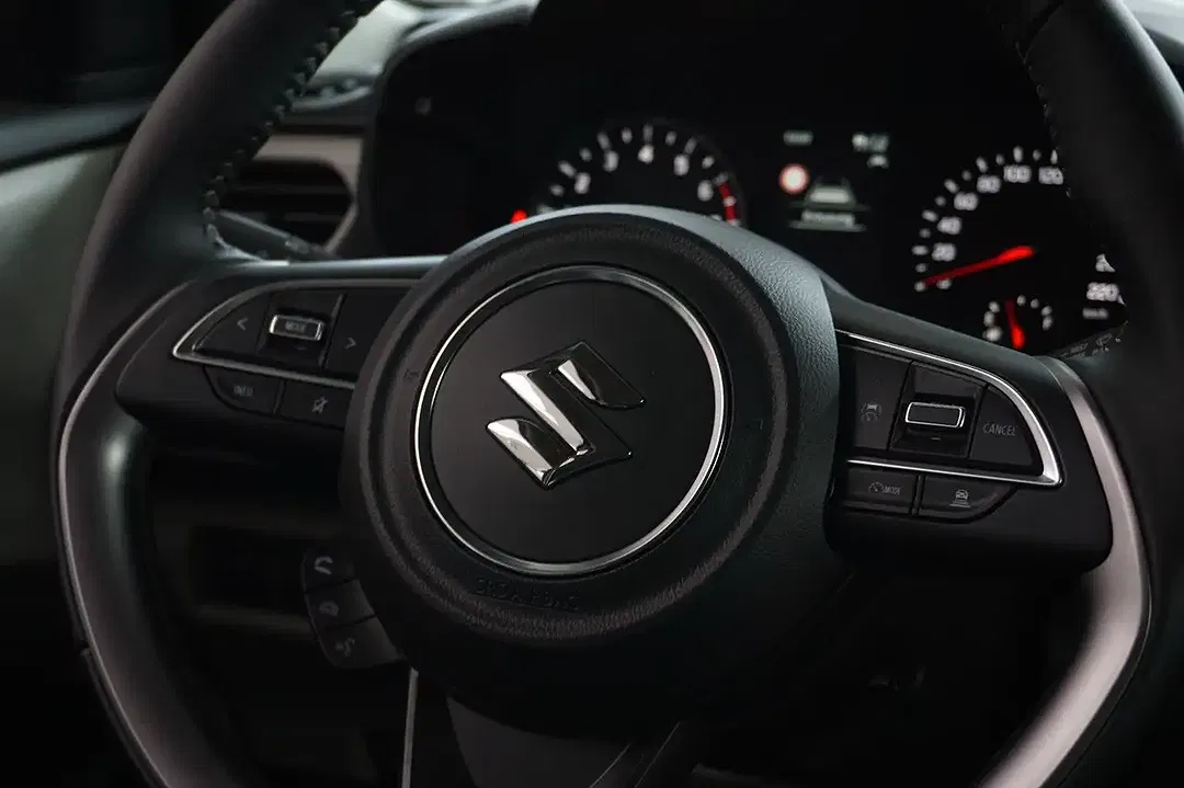 Suzuki Swift - Thumbnail 10