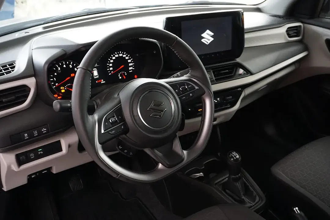 Suzuki Swift - Thumbnail 8