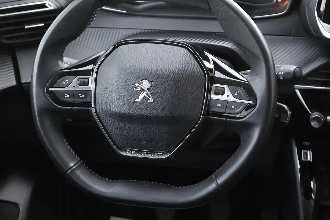 Peugeot 208 - Thumbnail 11