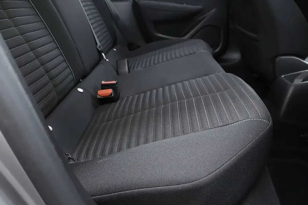 Peugeot 208 - Thumbnail 9