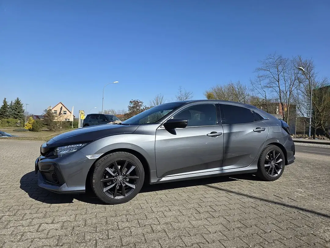 Honda Civic - Thumbnail 2