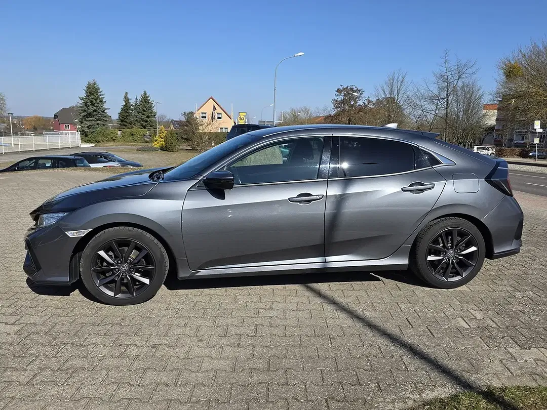 Honda Civic - Thumbnail 3