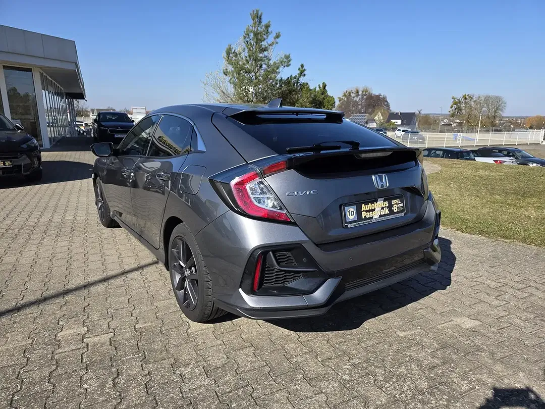 Honda Civic - Thumbnail 4