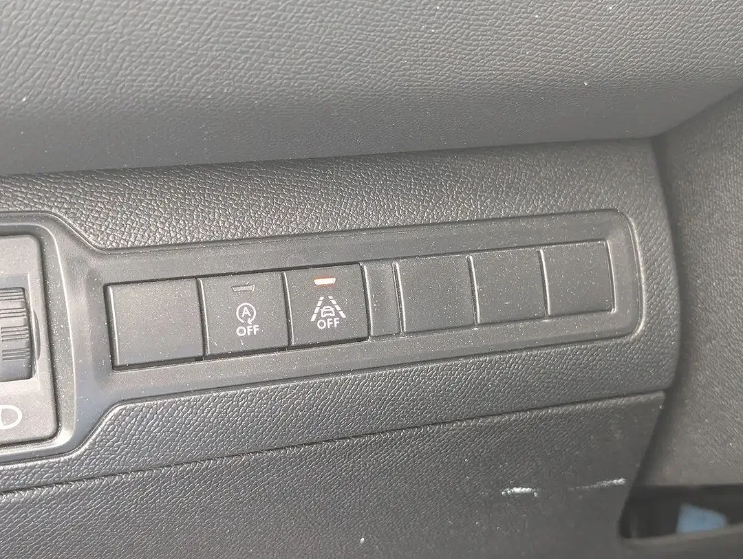 Peugeot 308 - Thumbnail 13