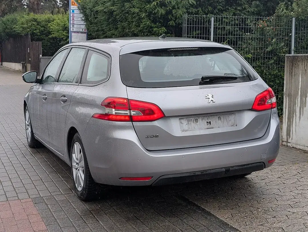 Peugeot 308 - Thumbnail 6