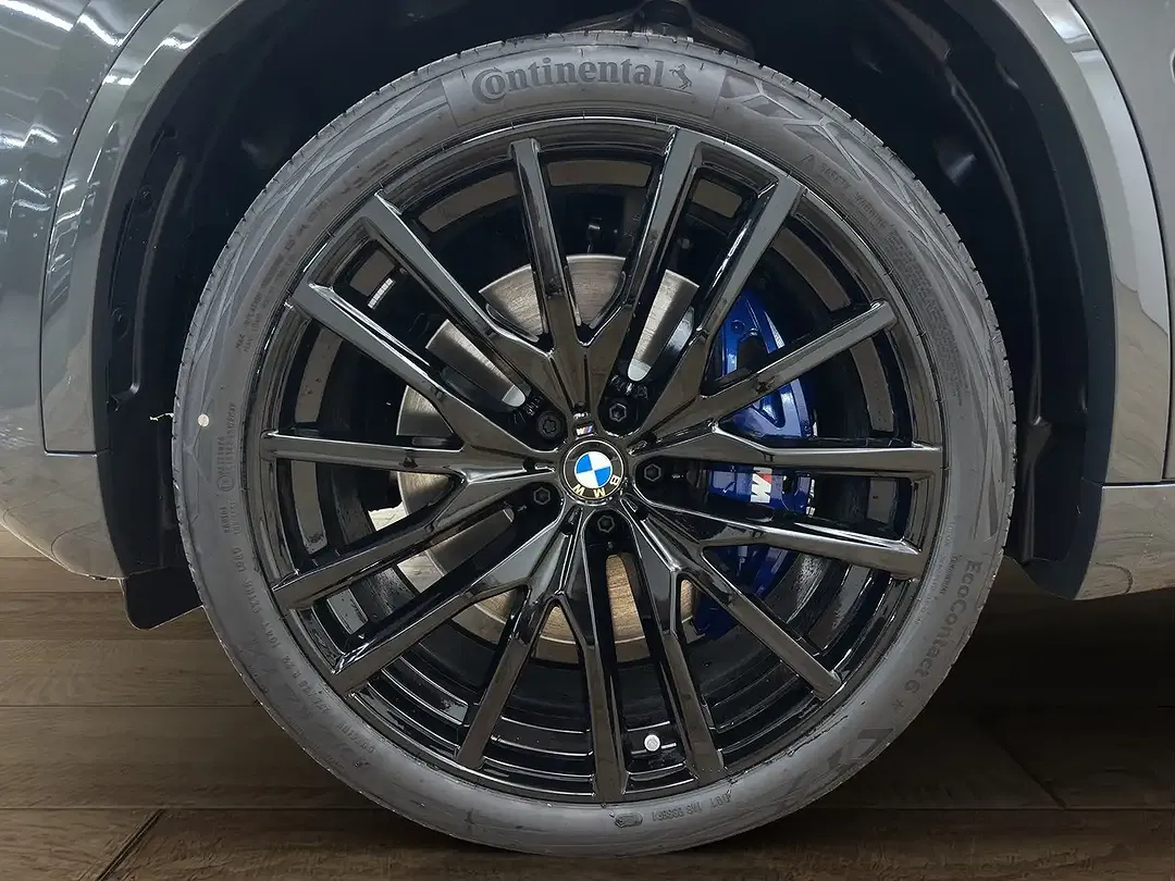BMW X5 - Thumbnail 3