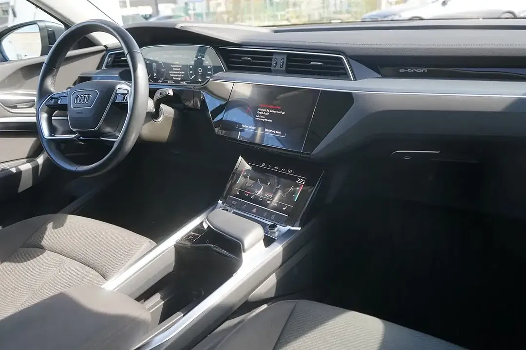 Audi Q8 e-tron - Thumbnail 8