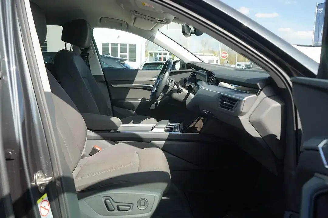 Audi Q8 e-tron - Thumbnail 9